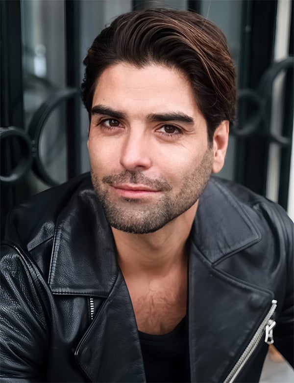 Mannelijk model met donker haar Michael K.