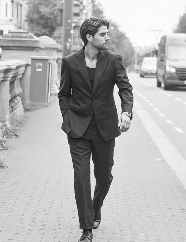 Mannelijk model met donker haar Michael K.