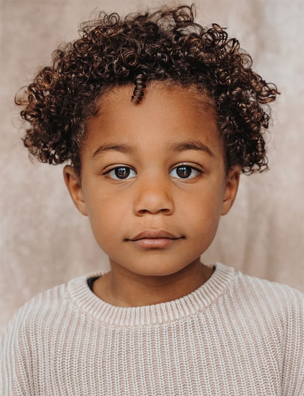 Kindermodel met krulletjes Zayne