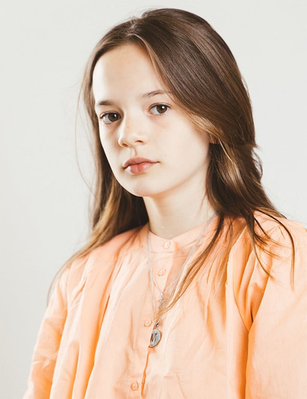 Kindermodel met donkerbruin haar Maeley