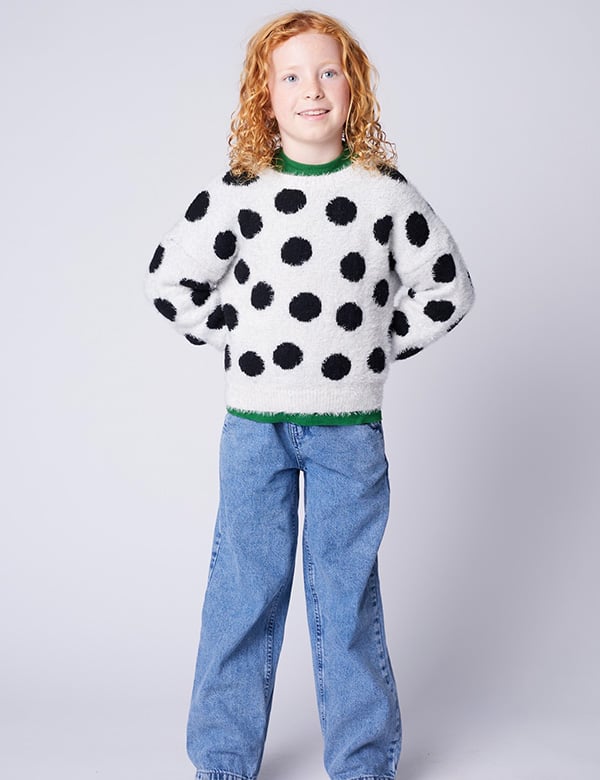 vrouwelijk kindermodel met rood haar Nyjah.