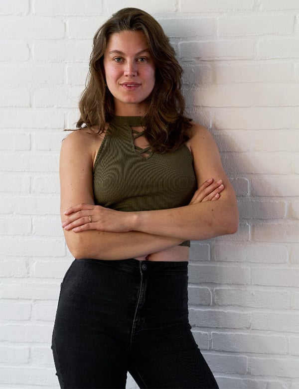 vrouwelijk model en actrice Romy E.