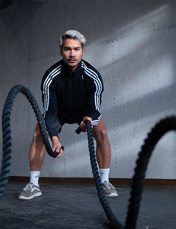 Mannelijk model met donkerbruin haar Daniel M.