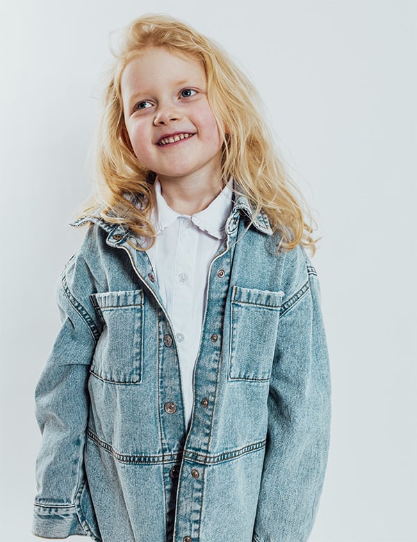 Kindermodel met blond haar Dominique