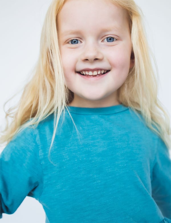 Kindermodel met blond haar Dominique