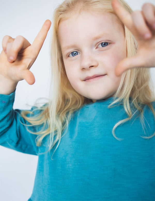 Kindermodel met blond haar Dominique