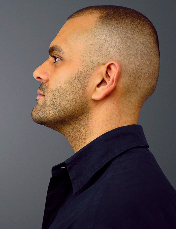 Mannelijk model met bruine ogen Erol