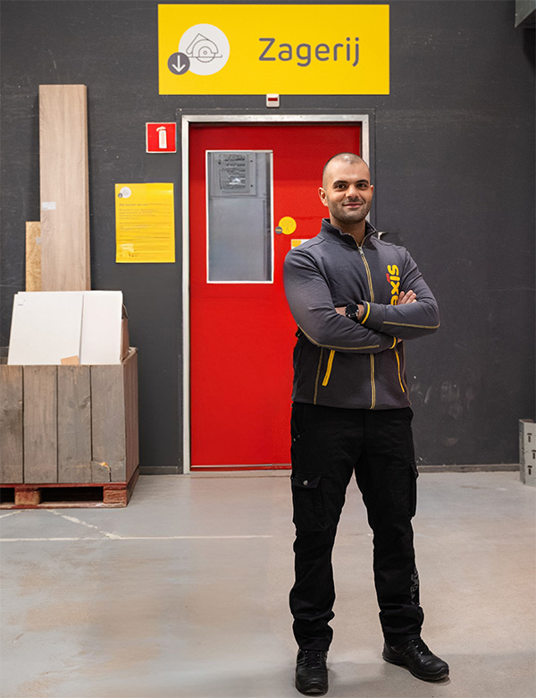 Mannelijk model met donkerbruin haar Erol