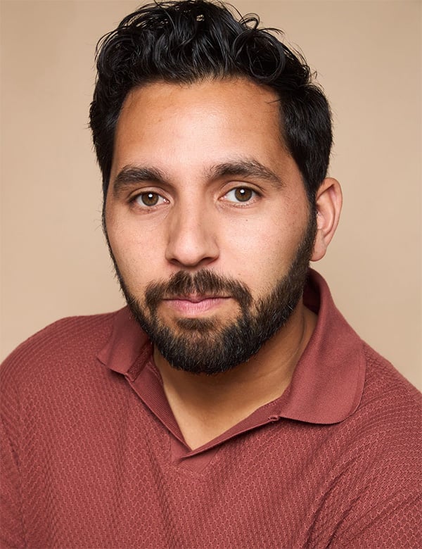 Mannelijk model met donker haar Gideon