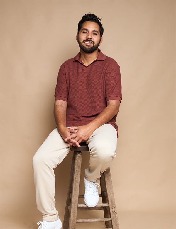 Mannelijk model met donker haar Gideon