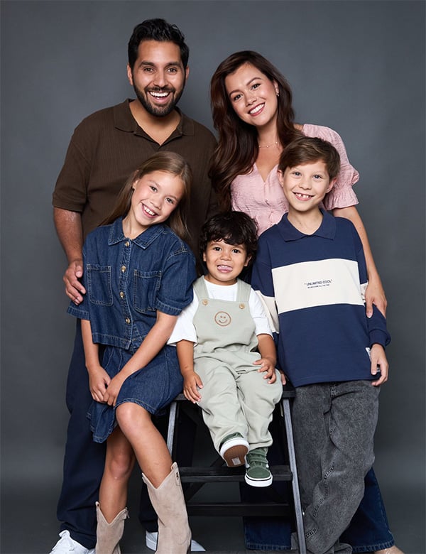 Mannelijk model met donker haar Gideon