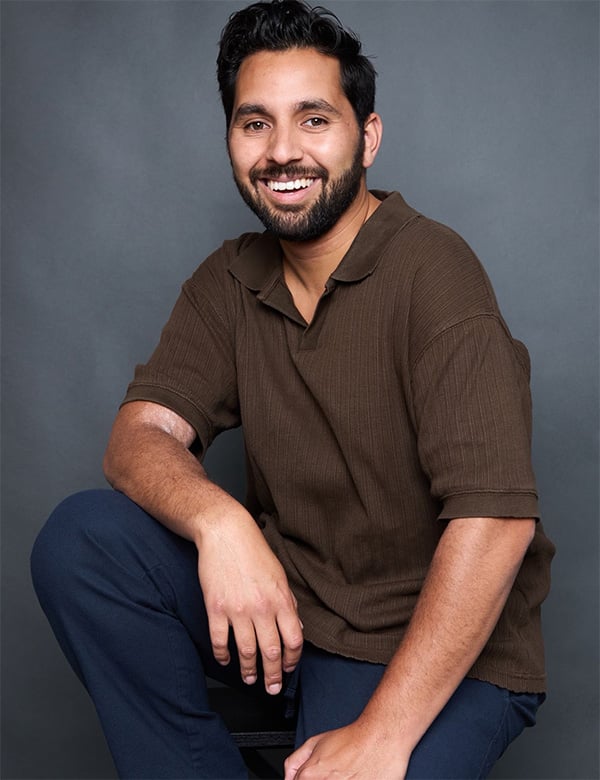 Mannelijk model met donker haar Gideon