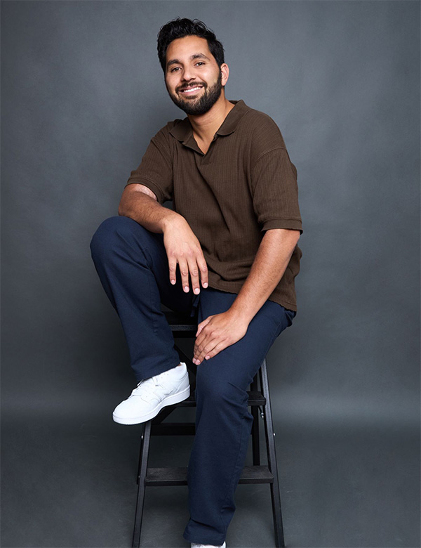 Mannelijk model met donker haar Gideon