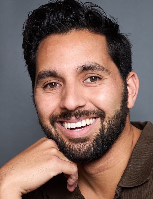 Mannelijk model met donker haar gideon