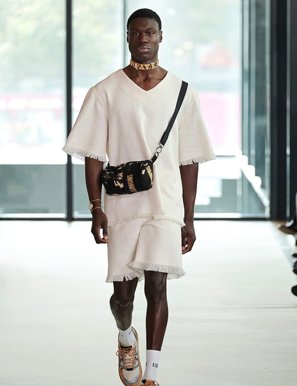 mannelijk model en UGC creator Kenson