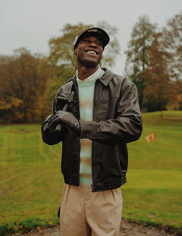 mannelijk model en UGC creator Kenson