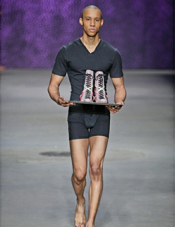 Mannelijk model met bruine ogen Lorenzo