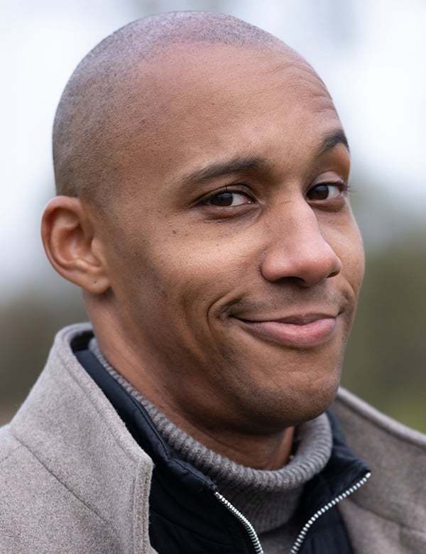 Mannelijk model met bruine ogen Lorenzo