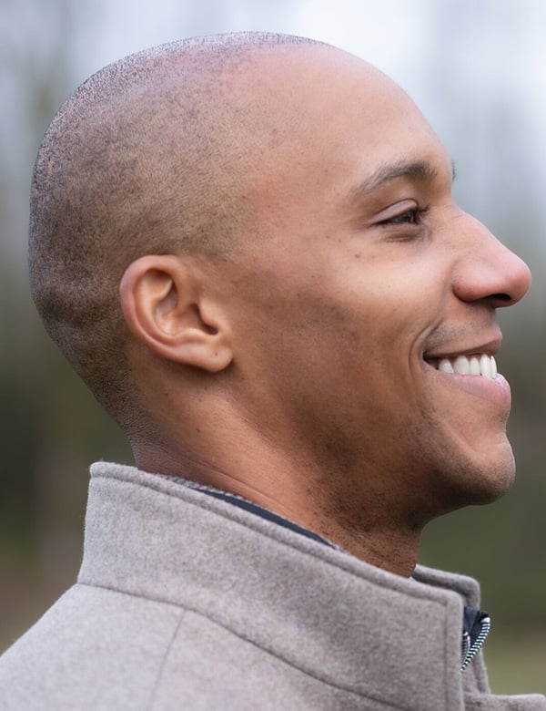 Mannelijk model met bruine ogen Lorenzo