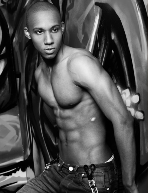 Mannelijk model met bruine ogen Lorenzo