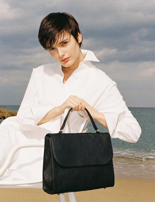 vrouwelijk model met kort haar Myrthe P.