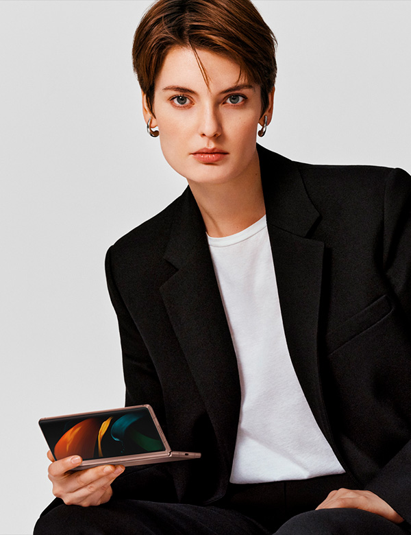 vrouwelijk model met kort haar Myrthe P.