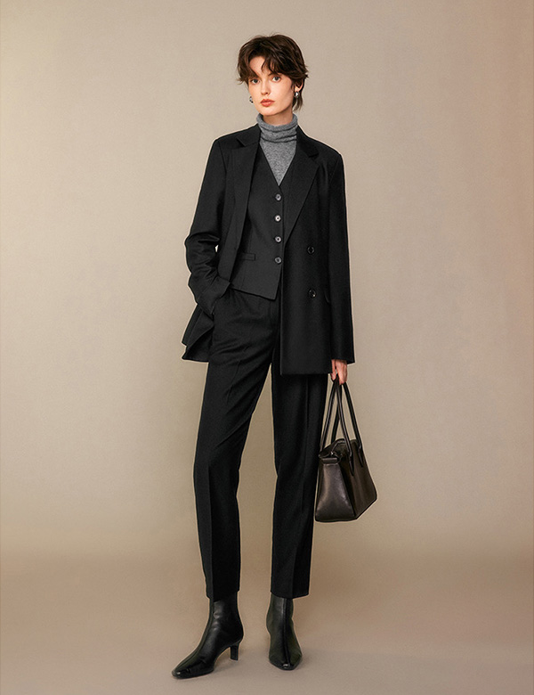 vrouwelijk model met kort haar Myrthe P.