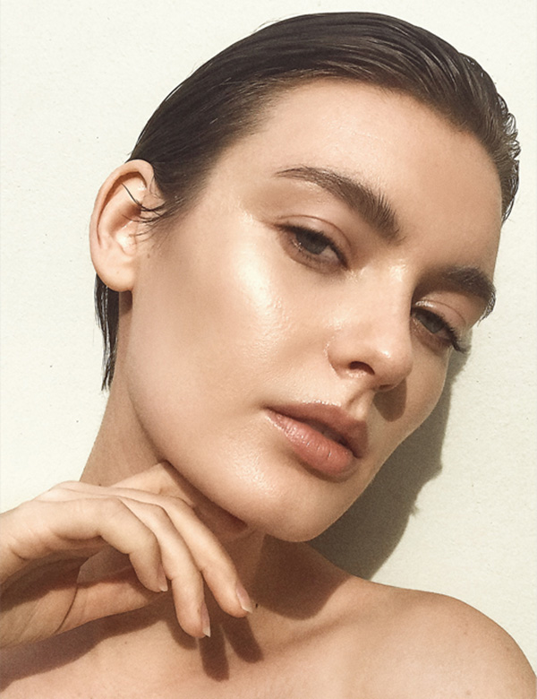 vrouwelijk model met kort haar Myrthe P.