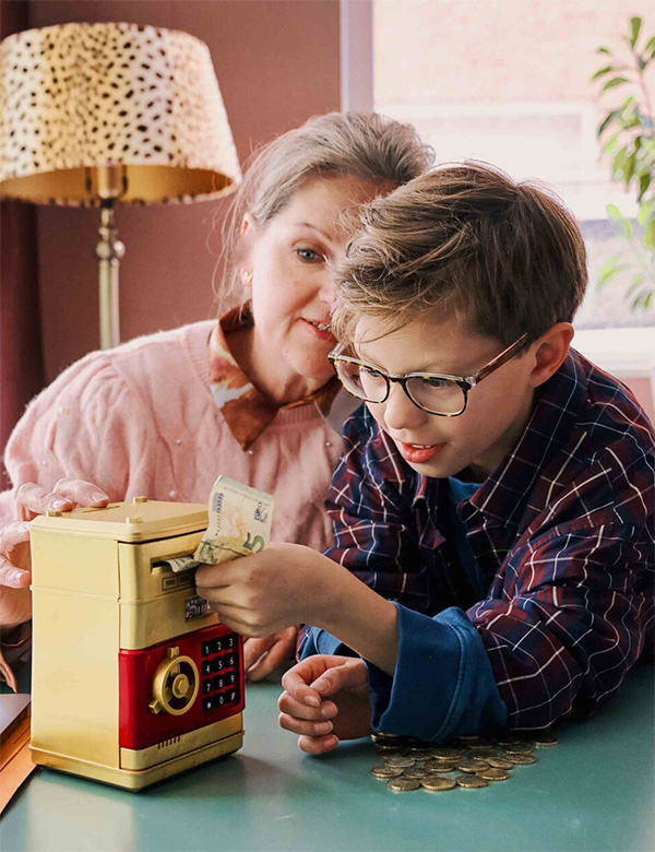 Kindermodel met donkerblond haar Yanoah