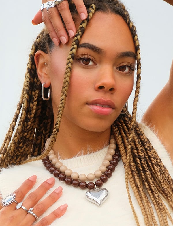 Vrouwelijk model met bruin haar Sophia