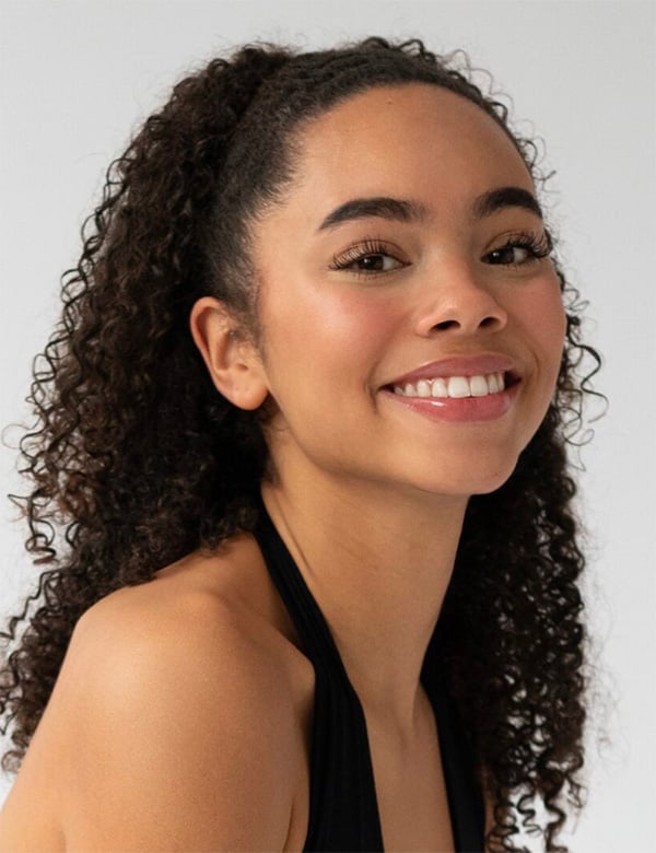 Vrouwelijk model met bruin haar sophia