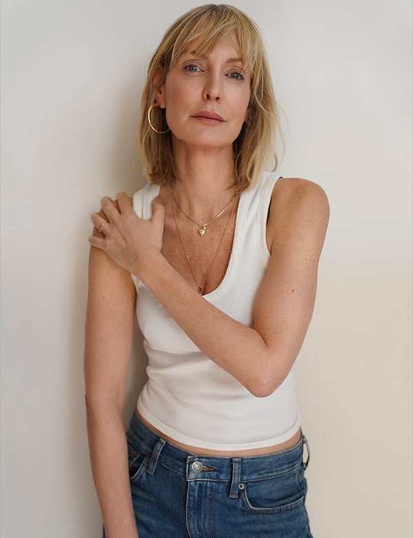 vrouwelijk model met blond haar Mirja