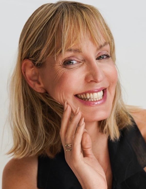 Vrouwelijk model met blond haar mirja