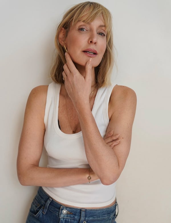 vrouwelijk model met blond haar Mirja