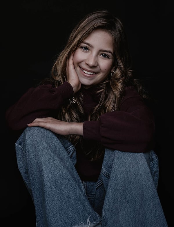 kindermodel met blond haar en blauwe ogen Sanne Sc.