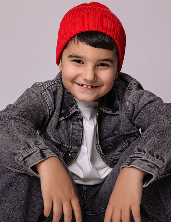 Kindermodel met bruin haar Shayan