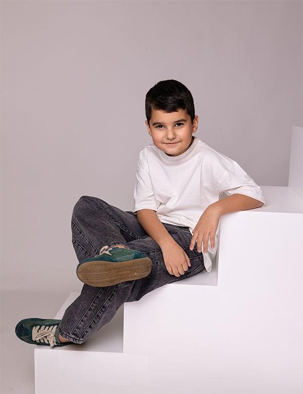 Kindermodel met bruin haar Shayan