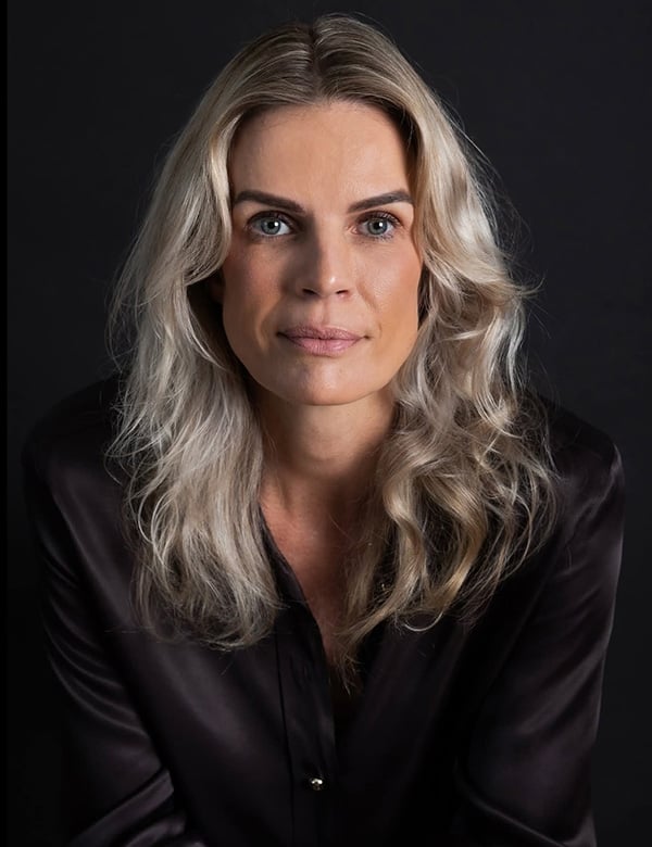 vrouwelijk model met blond haar Susan r.