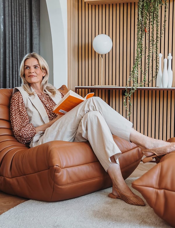 vrouwelijk model met blond haar Susan r.