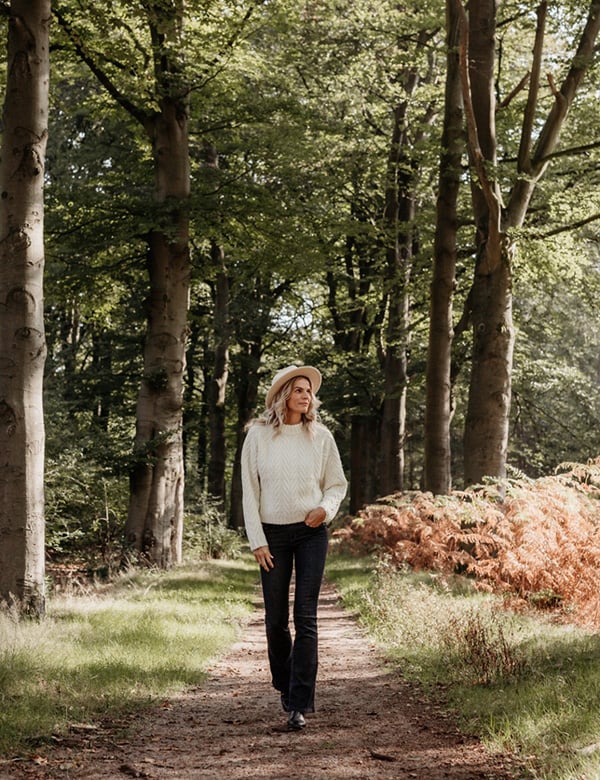 vrouwelijk model met blond haar Susan r.