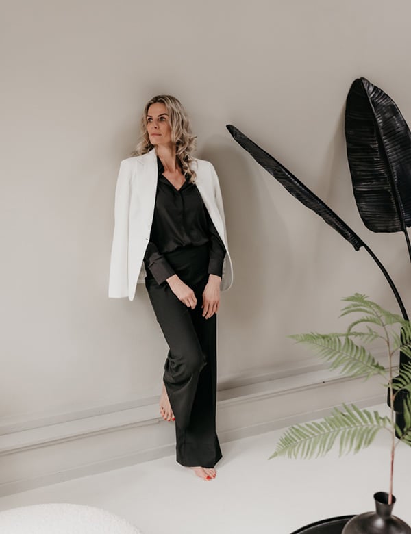 vrouwelijk model met blond haar Susan r.