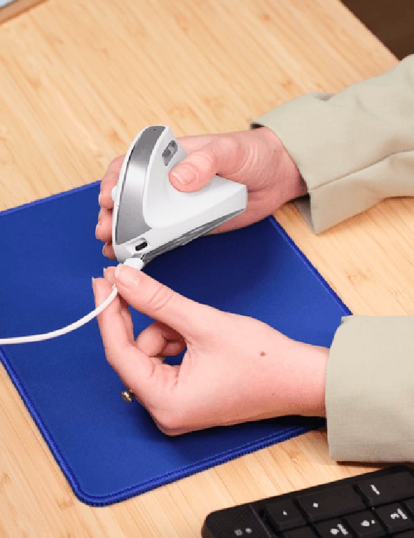 vrouwelijk model met groene ogen Yvanka