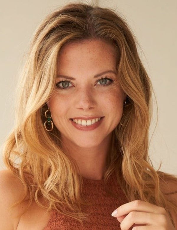 Vrouwelijk model met groene ogen yvanka