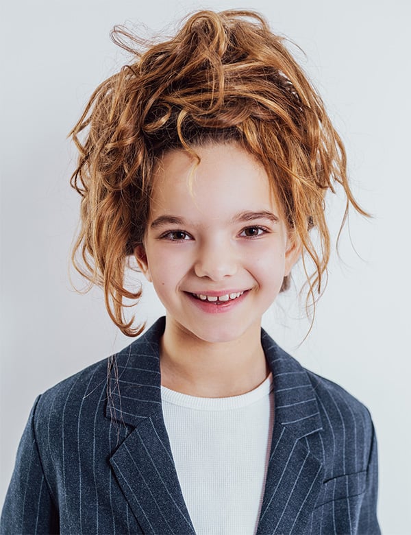 Kindermodel met bruin haar Zenne