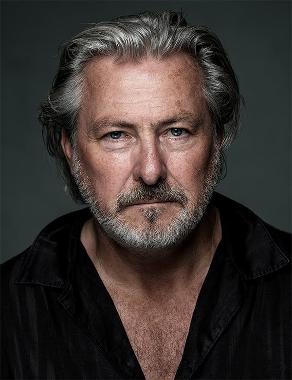Acteur met grijs haar bram l.