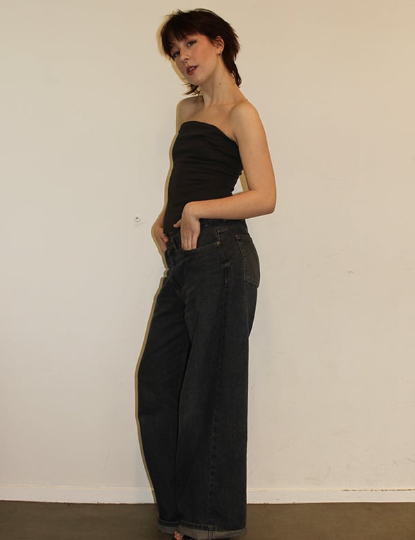 vrouwelijk model met rood haar Isis D.