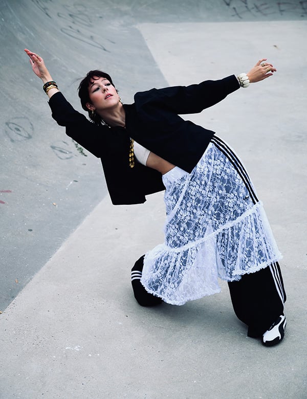 vrouwelijk model met rood haar Isis D.