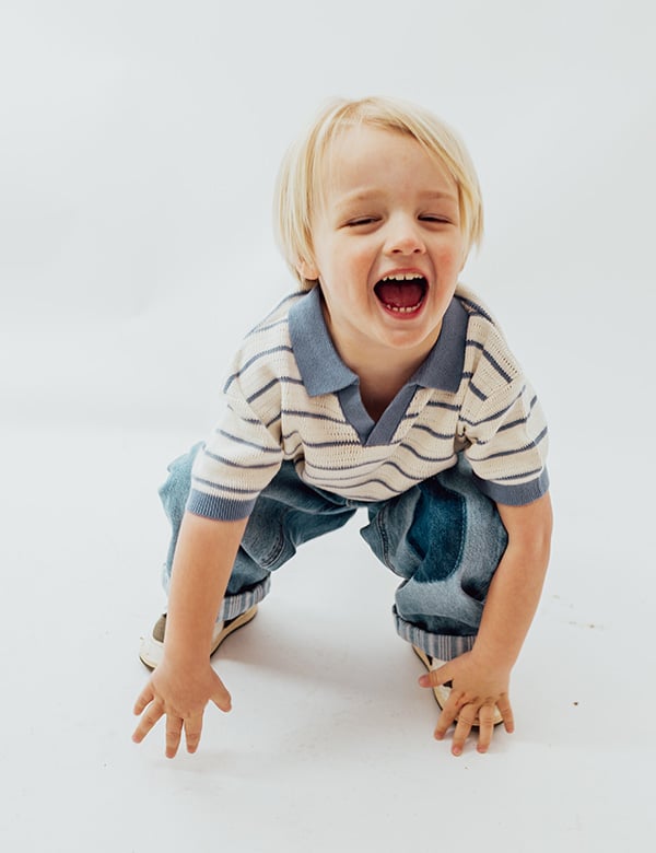 kindermodel met kort blond haar Keesie.