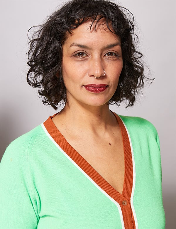 Vrouwelijk model met bruin haar Letícia