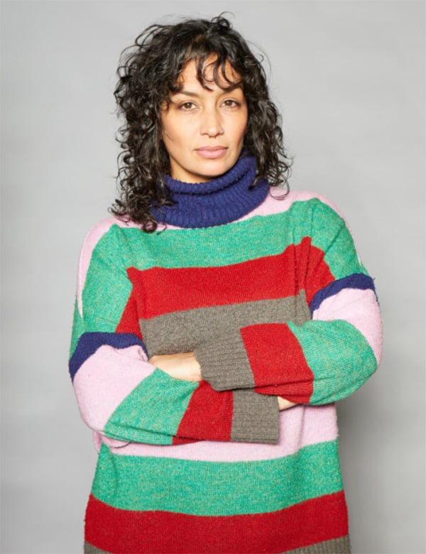 Vrouwelijk model met bruin haar Letícia